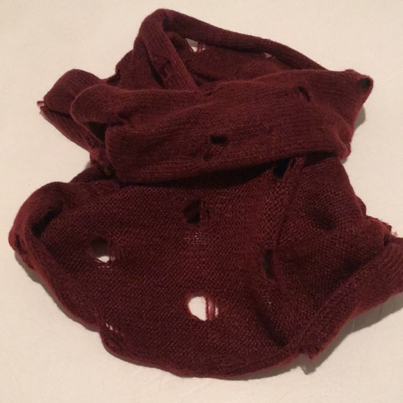 STEVE MADDEN maroon infinity scarf - Picture 7 of 8